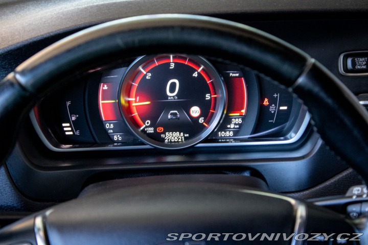Volvo V40 D4 2.0L Drive-E Momentum 2014