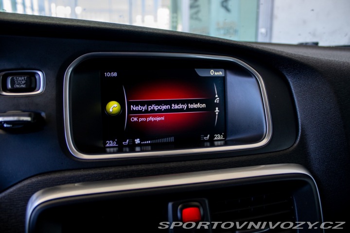 Volvo V40 D4 2.0L Drive-E Momentum 2014