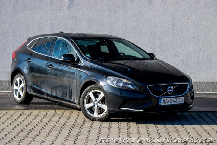 Volvo V40 D4 2.0L Drive-E Momentum 2014