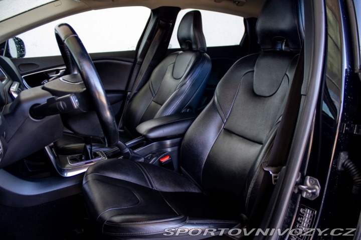 Volvo V40 D4 2.0L Drive-E Momentum 2014