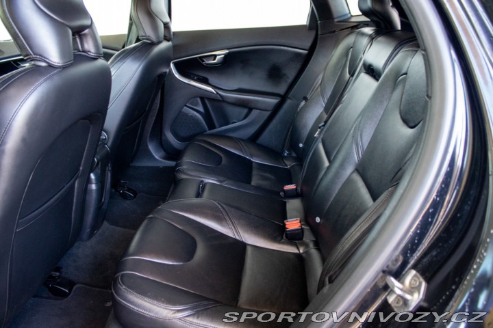 Volvo V40 D4 2.0L Drive-E Momentum 2014