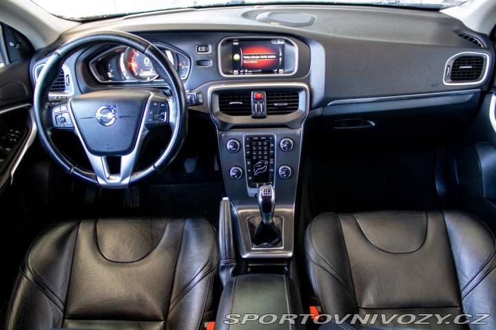 Volvo V40 D4 2.0L Drive-E Momentum 2014