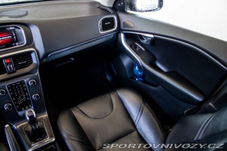 Volvo V40 D4 2.0L Drive-E Momentum 2014