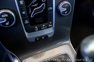 Volvo V40 D4 2.0L Drive-E Momentum 2014