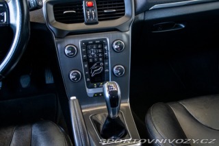 Volvo V40 D4 2.0L Drive-E Momentum 2014