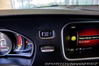 Volvo V40 D4 2.0L Drive-E Momentum 2014