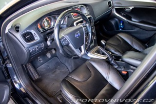 Volvo V40 D4 2.0L Drive-E Momentum 2014