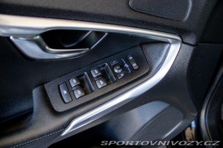 Volvo V40 D4 2.0L Drive-E Momentum 2014