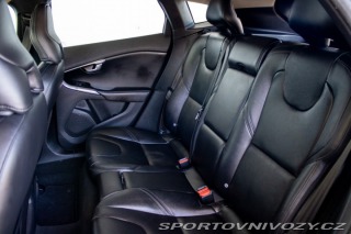 Volvo V40 D4 2.0L Drive-E Momentum 2014