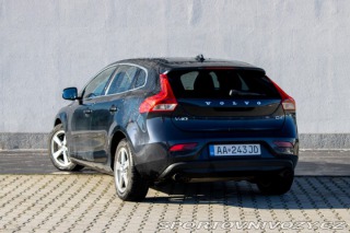 Volvo V40 D4 2.0L Drive-E Momentum 2014