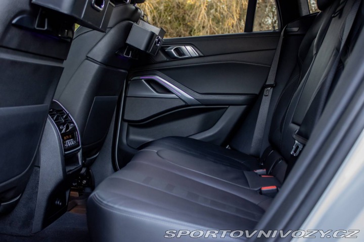 BMW X6 xDrive M40i / DPH / HEAD 2021