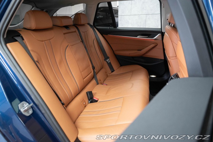 BMW 5 530d xD LASER*TAŽNÉ*ZÁRUK 2023