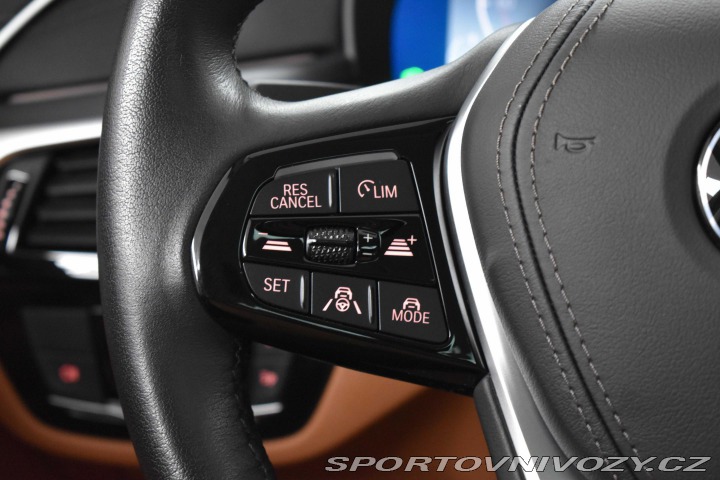 BMW 5 530d xD REZERVACE 2023