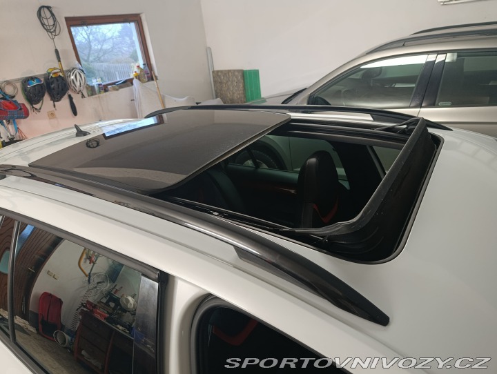 Škoda Octavia RS Nadstandard výbava 2014