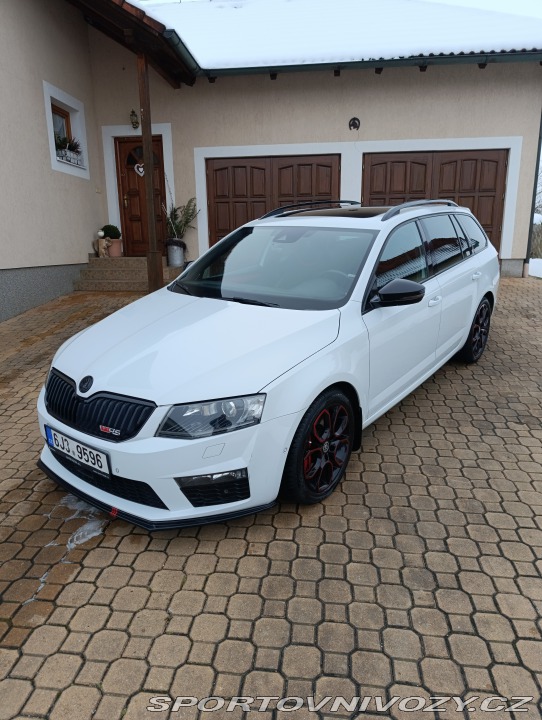 Škoda Octavia RS Nadstandard výbava 2014