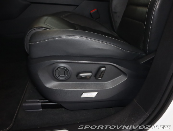 Volkswagen Ostatní modely Touareg R-Line 3.0 TDI 2020