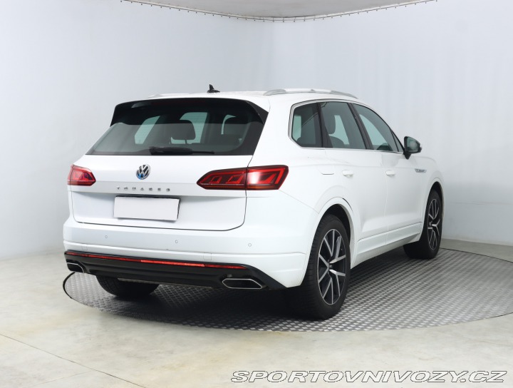 Volkswagen Ostatní modely Touareg R-Line 3.0 TDI 2020