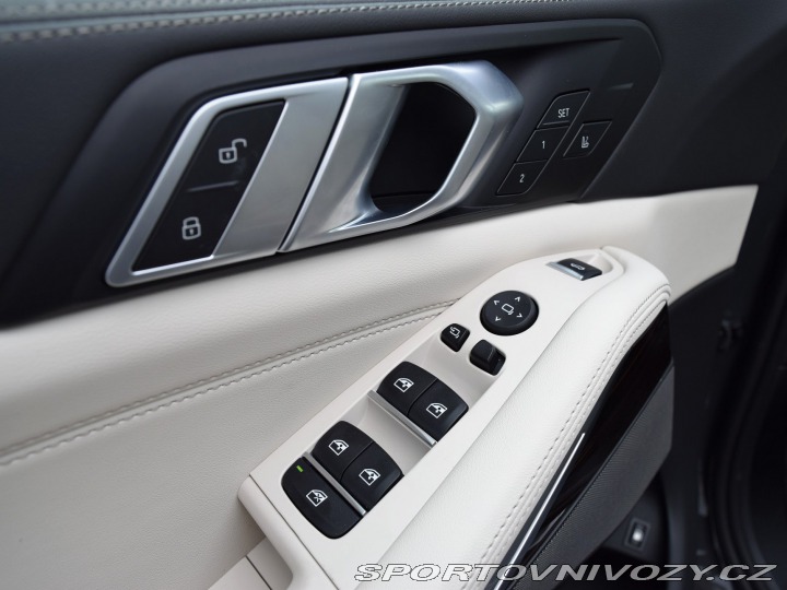 BMW X5 xDrive50e 2025