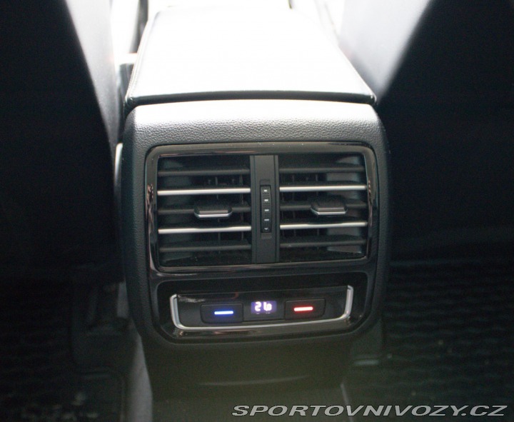 Volkswagen Ostatní modely Passat Variant Variant  2.0 BiTDI 240k B 2015