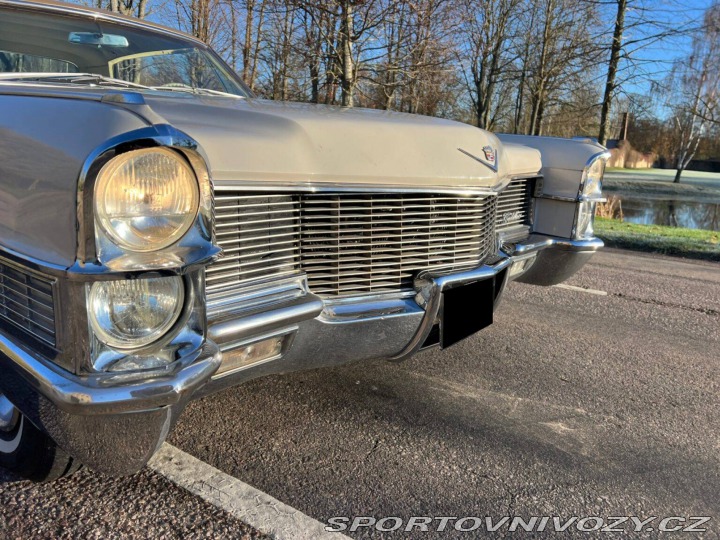 Ostatní značky Ostatní modely Cadillac DeVille full-size luxury coupe 1965