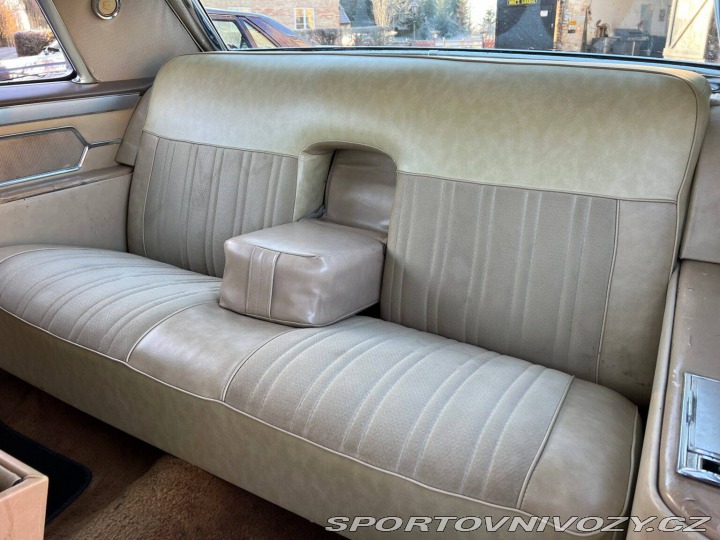 Ostatní značky Ostatní modely Cadillac DeVille full-size luxury coupe 1965