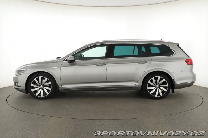 Volkswagen Ostatní modely Passat Highline 2.0 BiTDI 2016