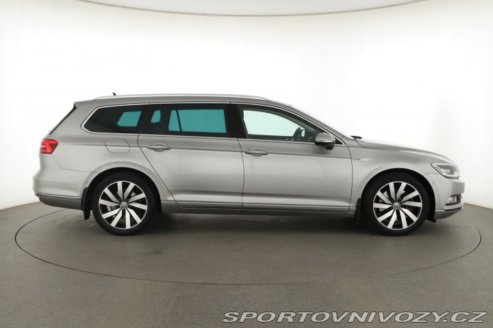 Volkswagen Ostatní modely Passat Highline 2.0 BiTDI 2016