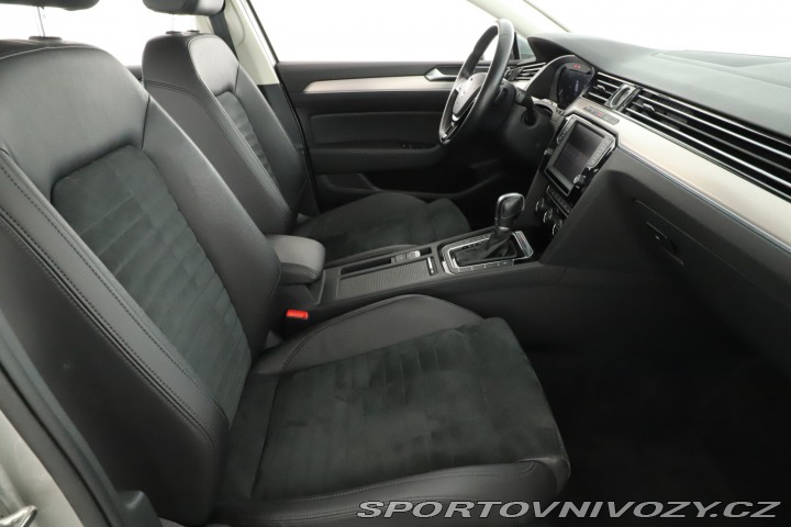Volkswagen Ostatní modely Passat Highline 2.0 BiTDI 2016