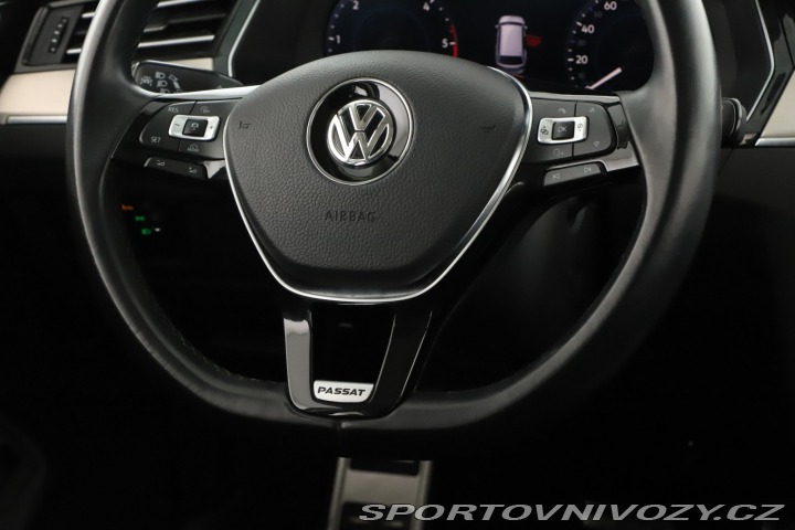 Volkswagen Ostatní modely Passat Highline 2.0 BiTDI 2016