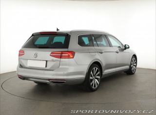 Volkswagen Ostatní modely Passat Highline 2.0 BiTDI 2016