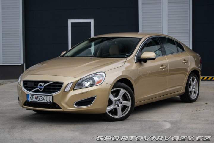 Volvo S60 Momentum, 158kW (2012) / 2012