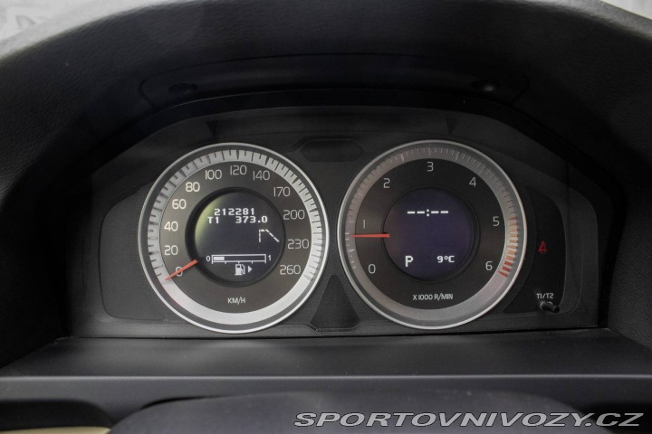Volvo S60 Momentum, 158kW (2012) / 2012