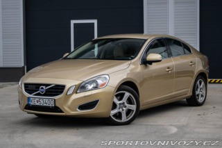 Volvo S60 Momentum, 158kW (2012) / 2012