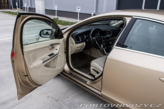 Volvo S60 Momentum, 158kW (2012) / 2012