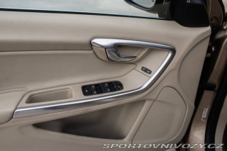 Volvo S60 Momentum, 158kW (2012) / 2012