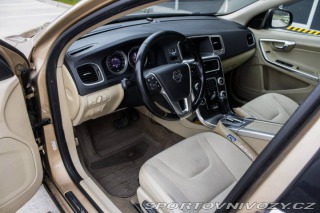 Volvo S60 Momentum, 158kW (2012) / 2012