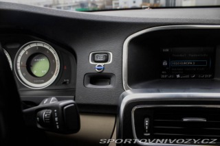 Volvo S60 Momentum, 158kW (2012) / 2012