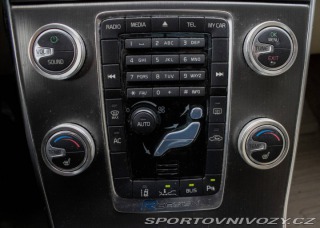 Volvo S60 Momentum, 158kW (2012) / 2012