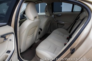 Volvo S60 Momentum, 158kW (2012) / 2012