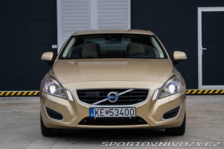 Volvo S60 Momentum, 158kW (2012) / 2012