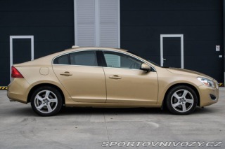 Volvo S60 Momentum, 158kW (2012) / 2012