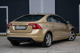 Volvo S60 Momentum, 158kW (2012) / 2012