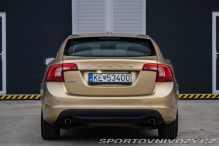 Volvo S60 Momentum, 158kW (2012) / 2012