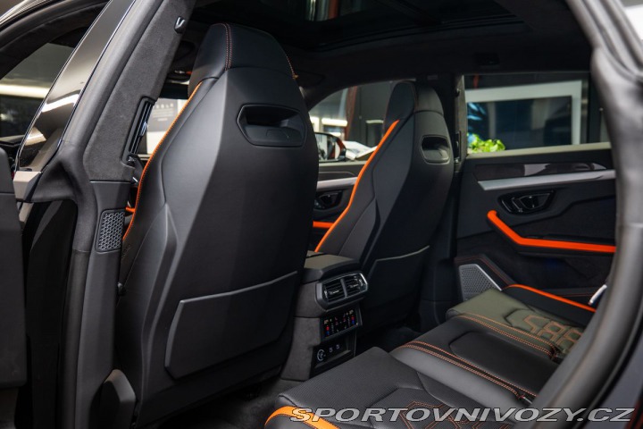 Lamborghini Urus SE 2025