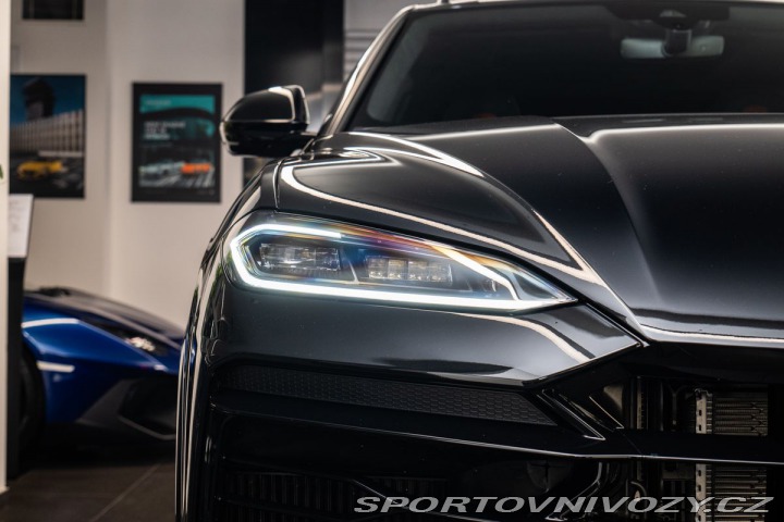 Lamborghini Urus SE 2025