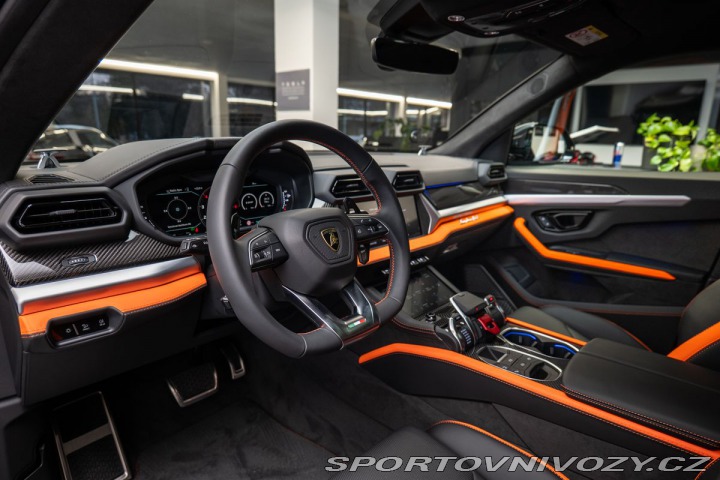 Lamborghini Urus SE 2025