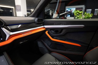 Lamborghini Urus SE 2025