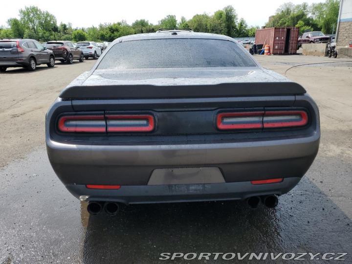 Dodge Challenger Challenger R/T 5.7 L V8 2015