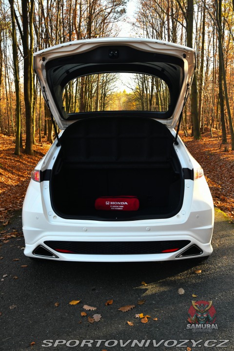 Honda Civic Type-R FN2 Champ. White 2009