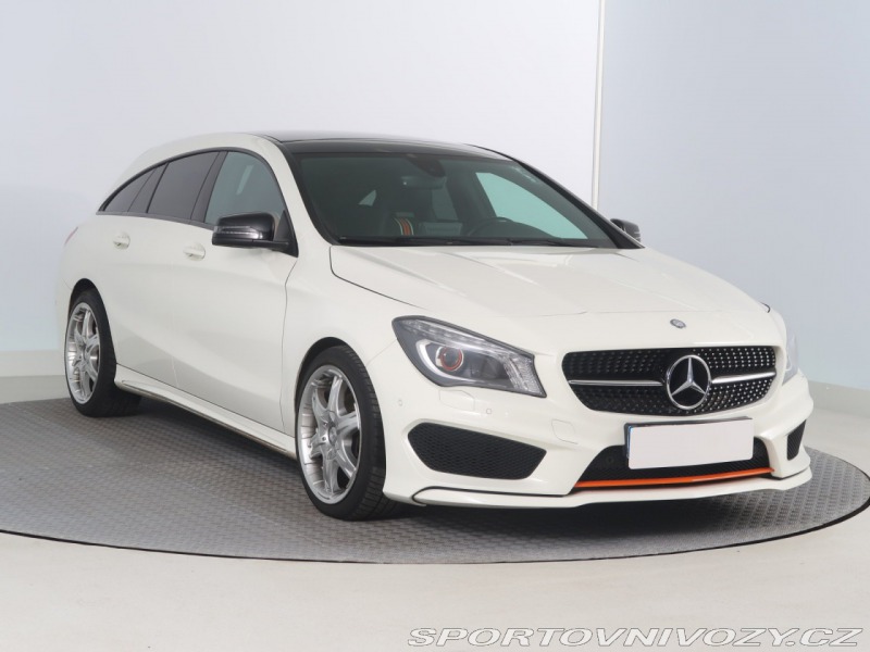 Mercedes-Benz CLA AMG Paket 200